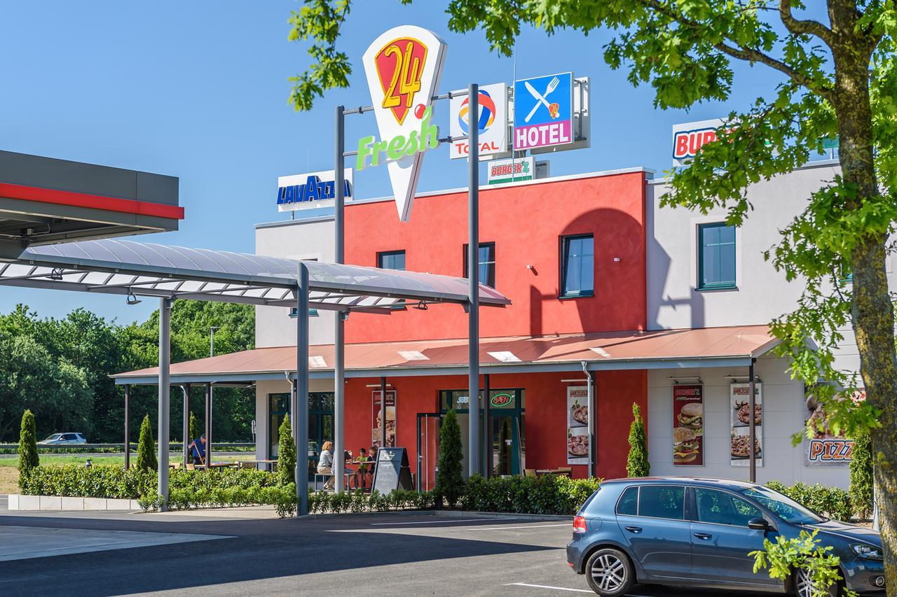 Hotel Клопенбург Екстериор снимка
